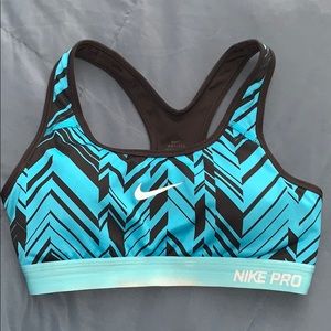Nike pro sports bra